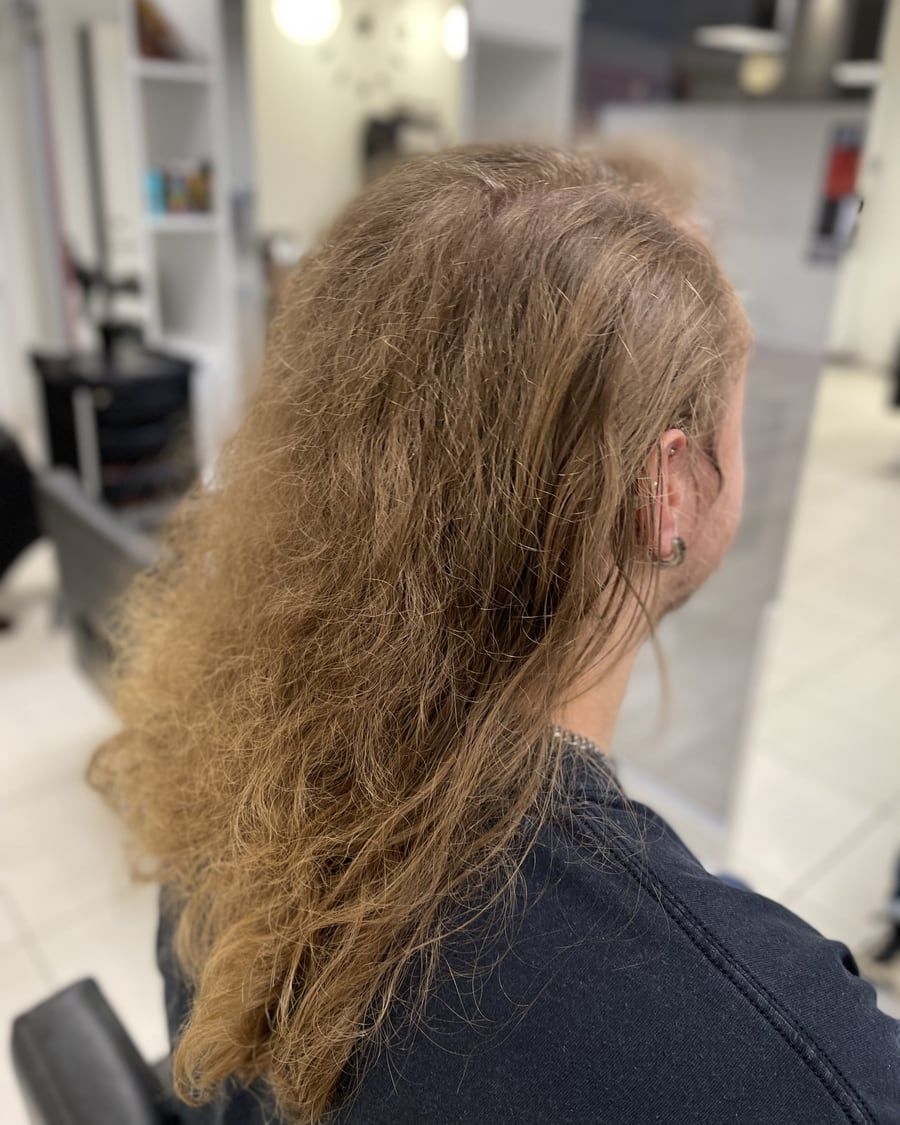 Före klippning: Långt till skarp fade — Kvarnens Klippotek, frisör i Uppsala centrum