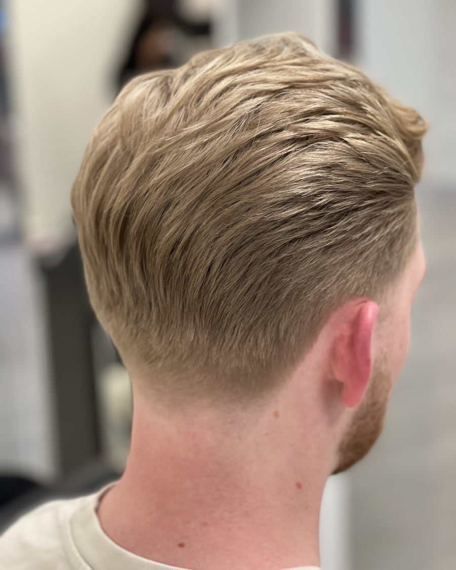 Efter klippning: Blont med ren fade av Hamid — Kvarnens Klippotek, frisör Uppsala centrum