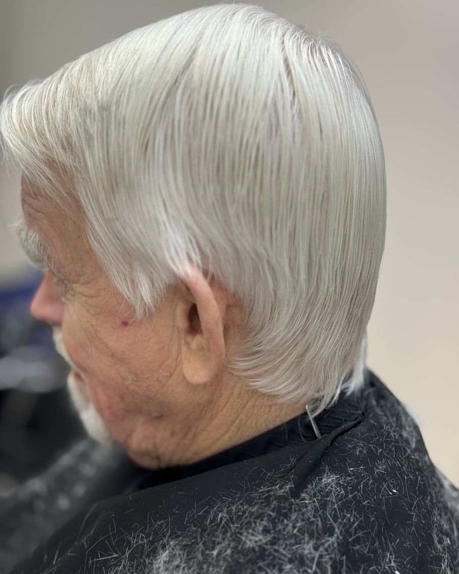 Före klippning: Silver, formad styling — Kvarnens Klippotek, frisör i Uppsala centrum