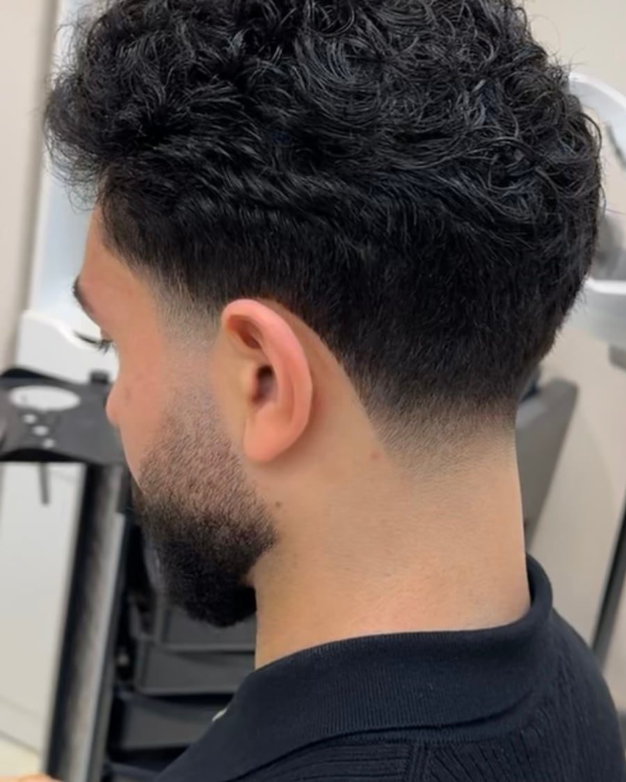 Efter klippning: Lockigt med ren fade av Hamid — Kvarnens Klippotek, frisör Uppsala centrum