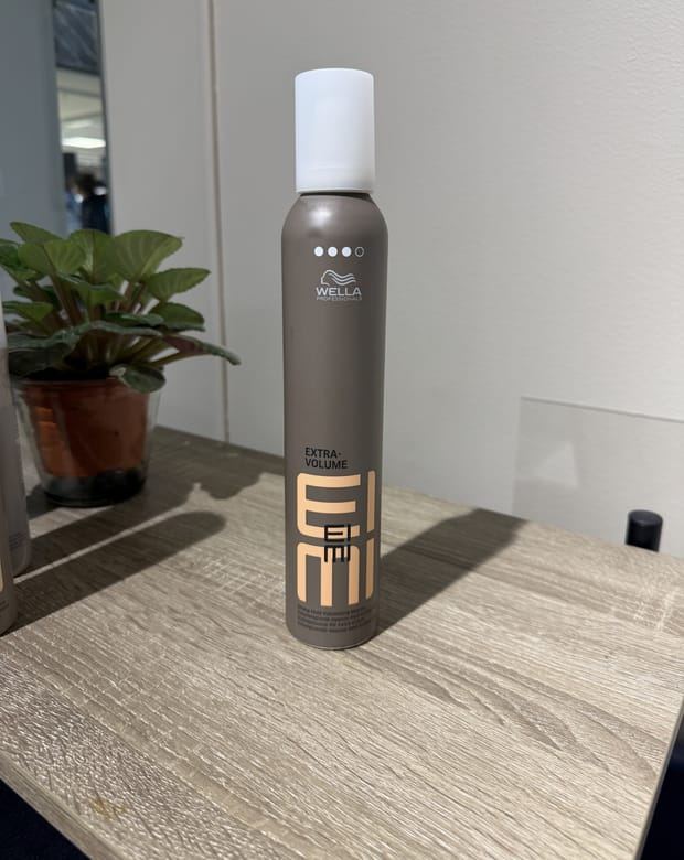 Wella EIMI Extra Volume mousse — säljs hos Kvarnens Klippotek, frisör i Uppsala