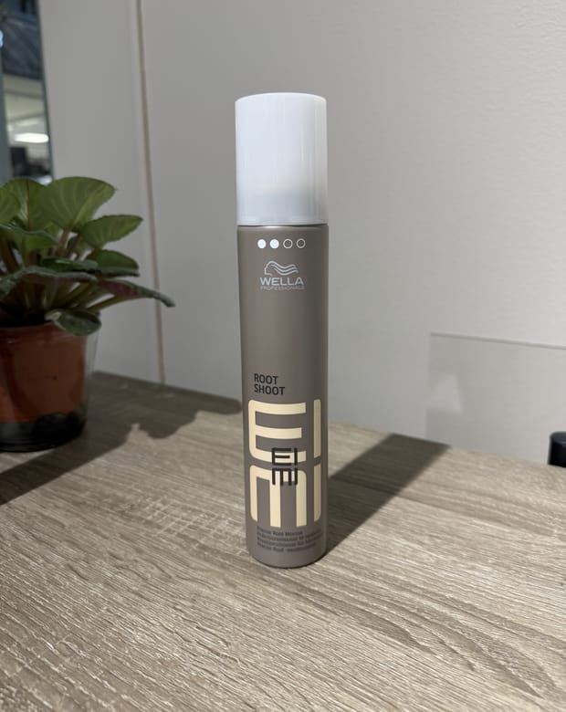 Wella EIMI Root Shoot volymmousse — säljs hos Kvarnens Klippotek, frisör i Uppsala