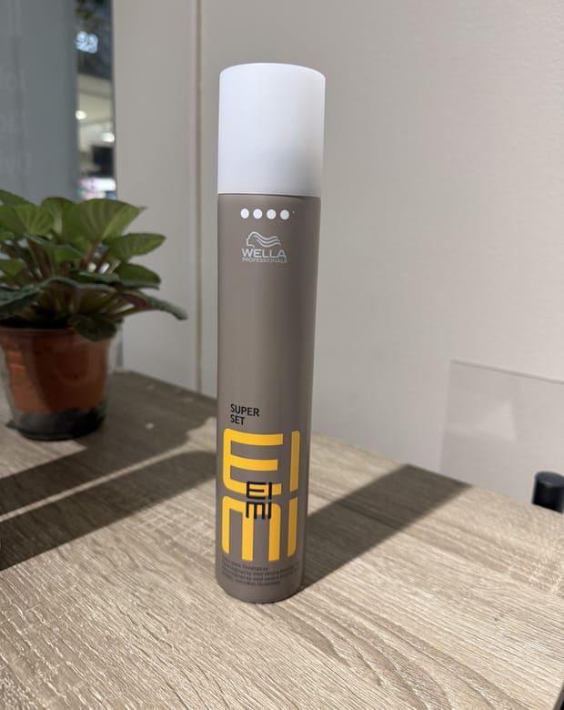 Wella EIMI Super Set hårspray — säljs hos Kvarnens Klippotek, frisör i Uppsala