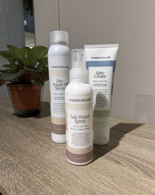 Waterclouds saltvattenspray, arganolja och Salty Cream — säljs hos Kvarnens Klippotek, frisör i Uppsala