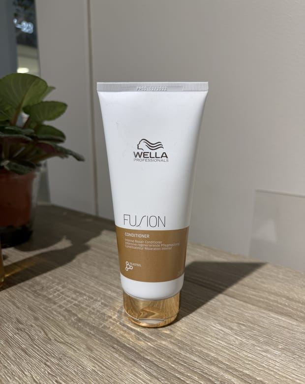 Wella Fusion balsam — säljs hos Kvarnens Klippotek, frisör i Uppsala